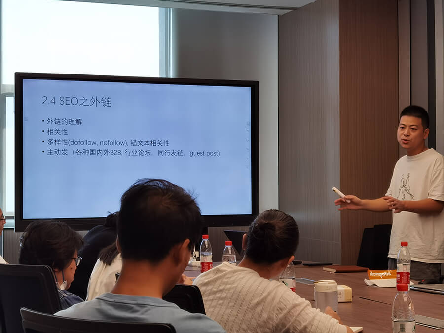 Hunk在2022武汉外贸建站SEO营销分享会上 3